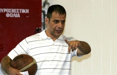 Στον ΑΠΟΕΛ ο Παπαχατζής Στον ΑΠΟΕΛ ο Παπαχατζής