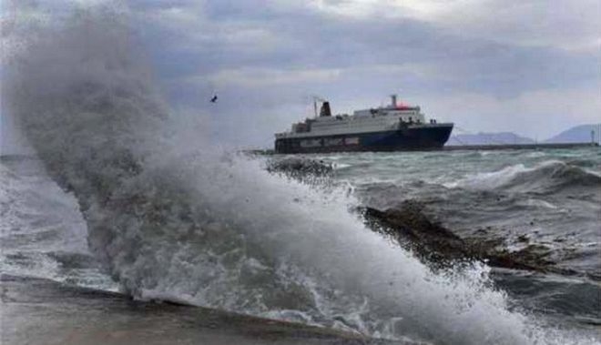 Ταλαιπωρία στα λιμάνια. Απαγορευτικό απόπλου λόγω θυελλωδών ανέμων
