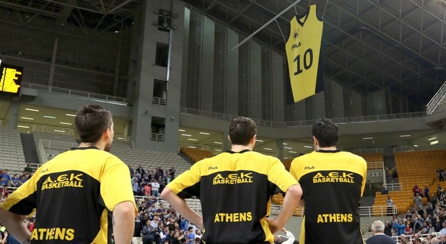 Οι πιστοί ήταν εκεί… Οι υπόλοιποι;