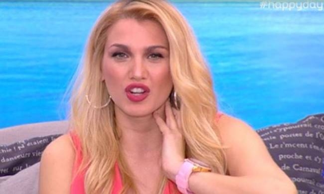 Απίστευτο περιστατικό με την Σπυροπούλου: «Άλλαξα μέσα στο αυτοκίνητο και τα είχα βγάλει όλα…»!