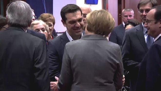 Παίρνει πάνω του το παιχνίδι ο Τσίπρας. Επικοινωνία με Μέρκελ και Ντάισελμπλουμ για επίσπευση διαπραγματεύσεων