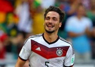 Θέλει να “δέσει” Χούμελς η Ντόρτμουντ