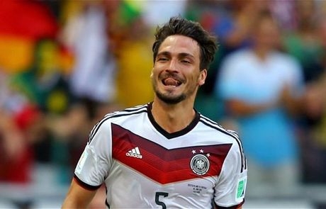 Θέλει να “δέσει” Χούμελς η Ντόρτμουντ Θέλει να “δέσει” Χούμελς η Ντόρτμουντ