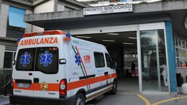 Νεκρός 15άχρονος, κατέρρευσε στο γήπεδο
