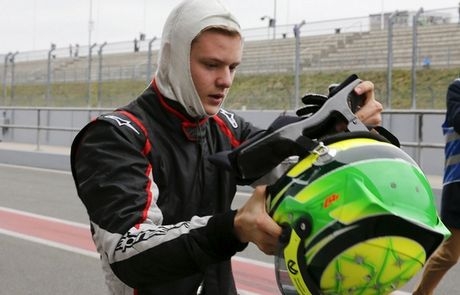 Έγραψε ιστορία ο γιος του Schumacher
