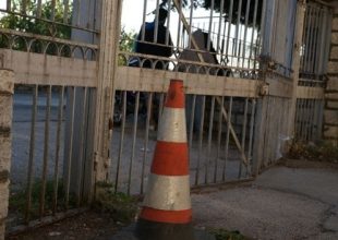 Θρανία τέλος! Oι όρθιοι μαθητές προσέχουν περισσότερο