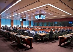 Πυρετός ζυμώσεων για τη συμφωνία στο Eurogroup. Διαψεύδουν οι Βρυξέλλες τα περί προθεσμίας 6 ημερών στην Ελλάδα