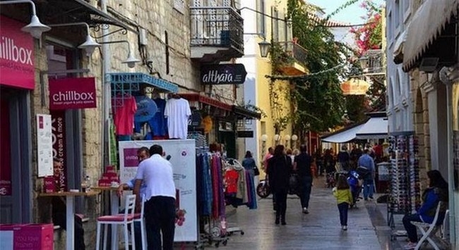 Το ωράριο των καταστημάτων για τα ψώνια της τελευταίας στιγμής