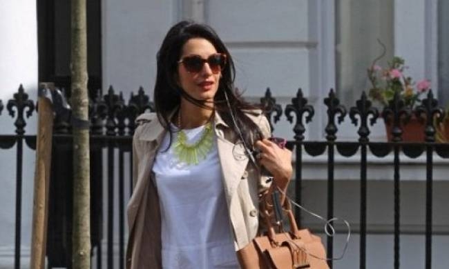 Ουάου! H Amal Alamuddin έκανε την πιο σέξι της εμφάνιση και μείναμε με το στόμα ανοιχτό