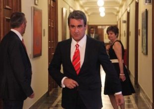 Λοβέρδος: Ανεκδιήγητος κλόουν ο Βαρουφάκης που παίζει τον υπουργό