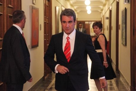 Λοβέρδος: Ανεκδιήγητος κλόουν ο Βαρουφάκης που παίζει τον υπουργό
