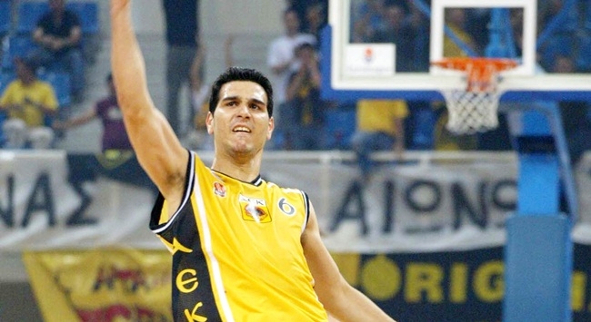 Στέλνουν στην ΑΕΚ Μπουρούση και Ζήση