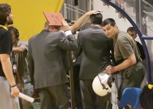Επίθεση στην ΑΕΚ στο Παλέ (video)
