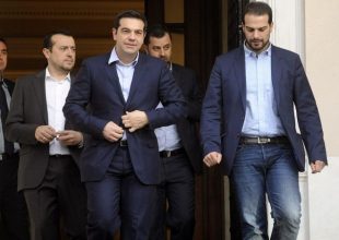 Ενδιάμεσες λύσεις τέλος. Η κυβέρνηση πάει για συμφωνία-πακέτο μέσα στο Μάιο