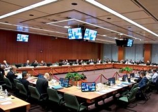 Πάμε για Eurogroup-θρίλερ. Το θετικό σήμα, οι εκβιασμοί και η μάχη για τα εργασιακά