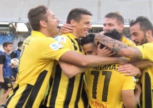 Η ΑΕΚ των… Φαν ντερ Φάαρτ!