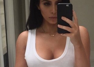 Με αυτόν τον τρόπο η Kardashian έφτιαξε τη λεπτή της μέση!