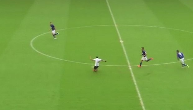 Που να έμενε και όρθιος… (vid) Που να έμενε και όρθιος… (vid)