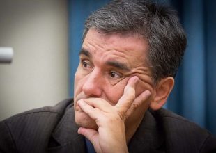 Τσακαλώτος: Ο λόγος στο λαό αν μας ζητήσουν να παραβιάσουμε τις ‘κόκκινες γραμμές’