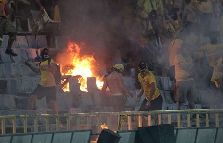 Σκηνές ντροπής στον τελικό του Κυπέλλου Κύπρου (video)