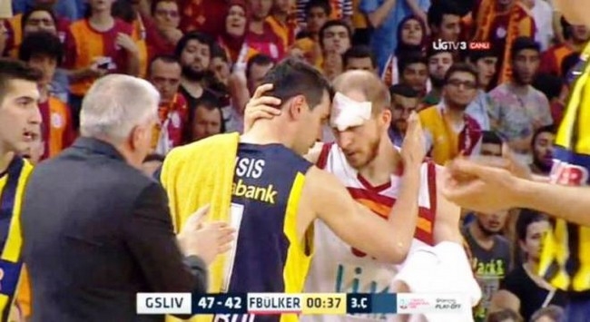 Υπόκλιση στον Ζήση (video)