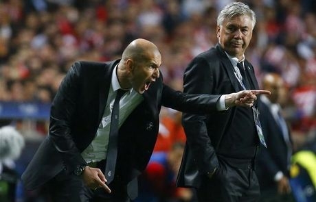 Ζιντάν για βοηθός του Μπενίτεθ