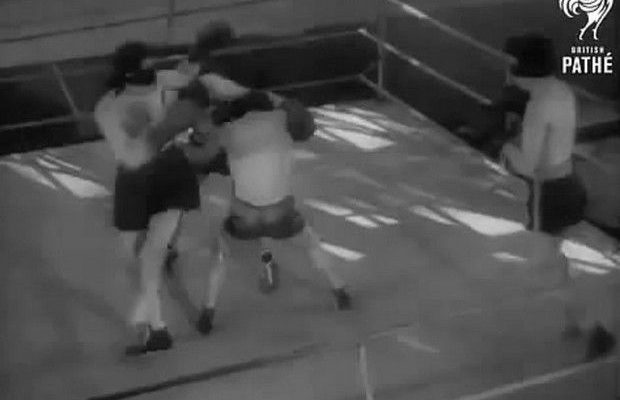 Τρελό μποξ στα τυφλά! Τρελό μποξ στα τυφλά!