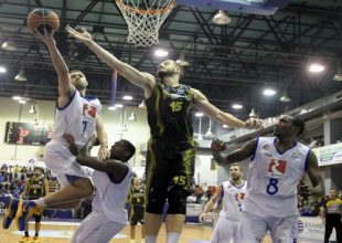 Για ακόμα τρία χρόνια Κιτρινόμαυρος ο Σαρικόπουλος;