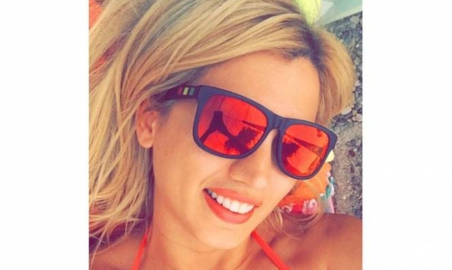 Τρελαίνει κόσμο το μπούστο της Σπυροπούλου (photo)