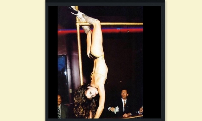 Τρέλανε το Instagram με το pole dancing και το μπικίνι της
