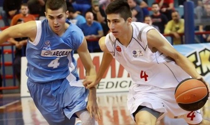 Προχωράει για Μωραΐτη η ΑΕΚ