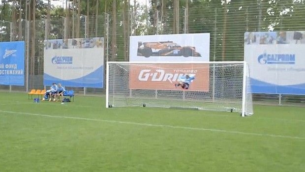 Τρύπησε τα δίχτυα ο Χουλκ!! (video)