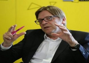 Φερχόφσταντ: Δώστε στην Ελλάδα 3 μήνες παράταση και λύση για το χρέος