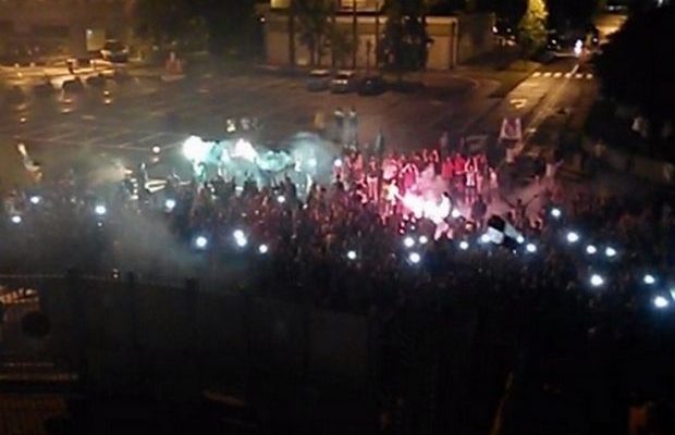 Τους υποδέχθηκαν ως θριαμβευτές