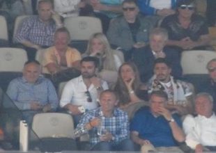 Με κασκόλ στην κερκίδα ο Σιμόες (pics)