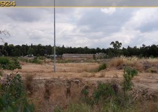 Περιμένει την περίφραξη και τις μπουλντόζες (PICS)