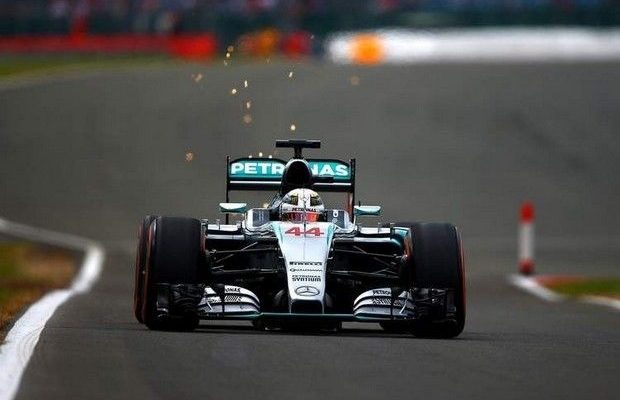 Κερδισμένοι Hamilton και Massa