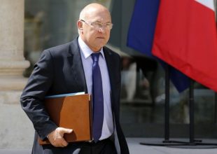 Σαπέν: Η εμπιστοσύνη δεν χάθηκε εξαιτίας της σημερινής κυβέρνησης. Χάθηκε με όλες τις προηγούμενες