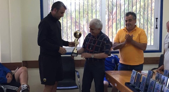 Το πήρε και επιστρέφει