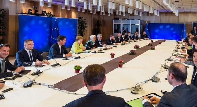 Live: Κρίσιμη μέρα για την Ελλάδα Live: Κρίσιμη μέρα για την Ελλάδα