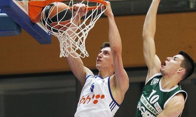 Αυτός είναι ο Άτιτς (videos)