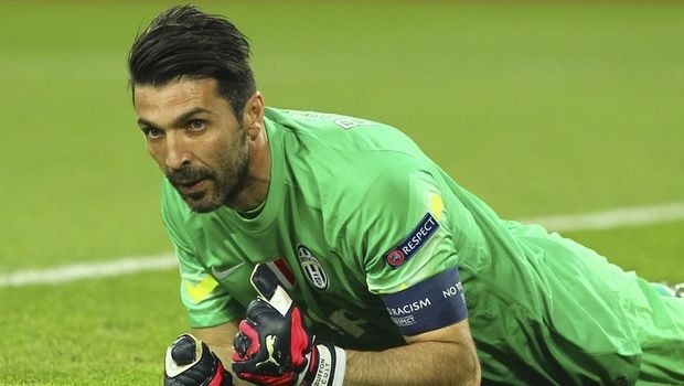 “Κρέμασε” τον Μπουφόν “Κρέμασε” τον Μπουφόν