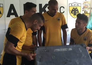 Οι ποδοσφαιριστές την είδαν… και έμειναν με το στόμα ανοιχτό! (VID + PICS)