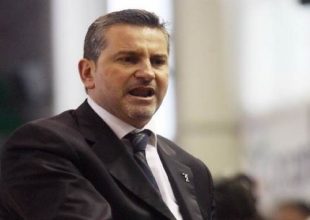 Αποθεώνει Ουόρεν ο Ζούρος