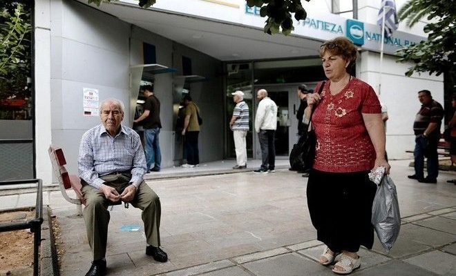 Ρομπόλης: Λείπουν 3,7 δισ. για την πληρωμή συντάξεων Ρομπόλης: Λείπουν 3,7 δισ. για την πληρωμή συντάξεων