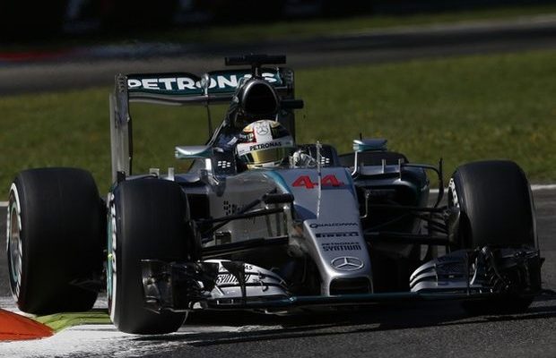 O Hamilton επικράτησε των Ferrari