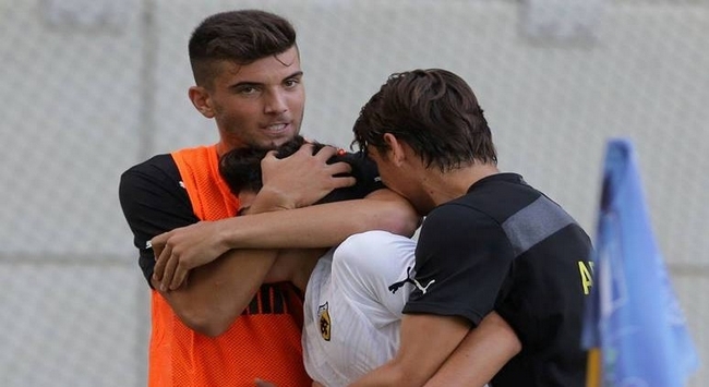 Τέσσερις Νέοι για τον Δέλλα