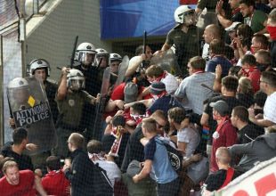Πολύ ξύλο με τραυματία στο «Καραϊσκάκης» (VIDS)