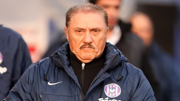 Μαντζουράκης: “Η πολυφωνία του ΠΑΟΚ και η δειλία της ΑΕΚ”