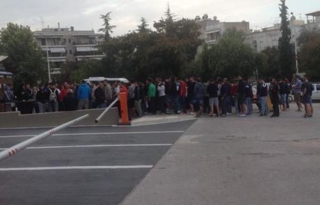 Ουρές από τα χαράματα στην Τούμπα